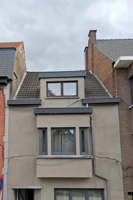 Afwerking van dakkapel en dakranden