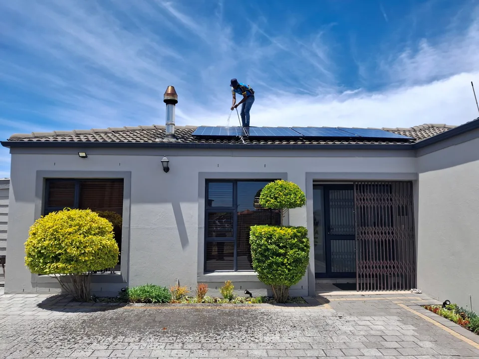 Professionele reiniging van zonnepanelen in Wetteren